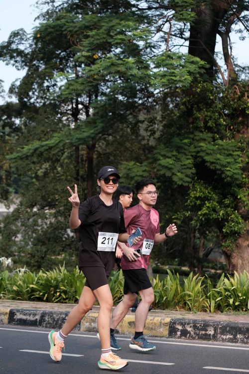 Race photo from Assurance Fun Run 2024