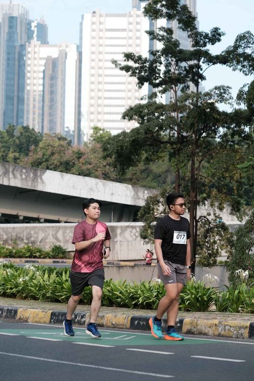 Race photo from Assurance Fun Run 2024