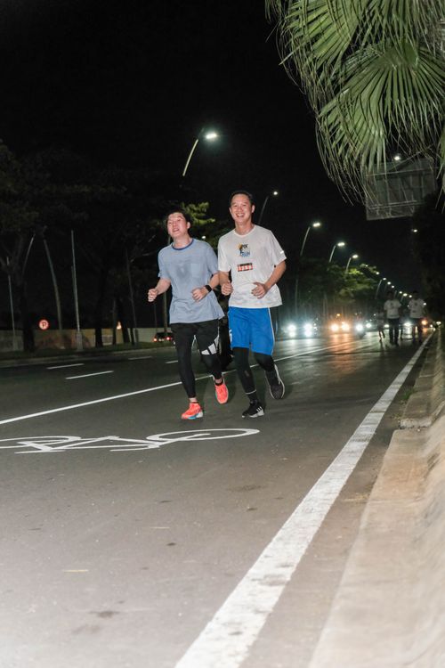 Race photo from PIK NITE RUN VIBES