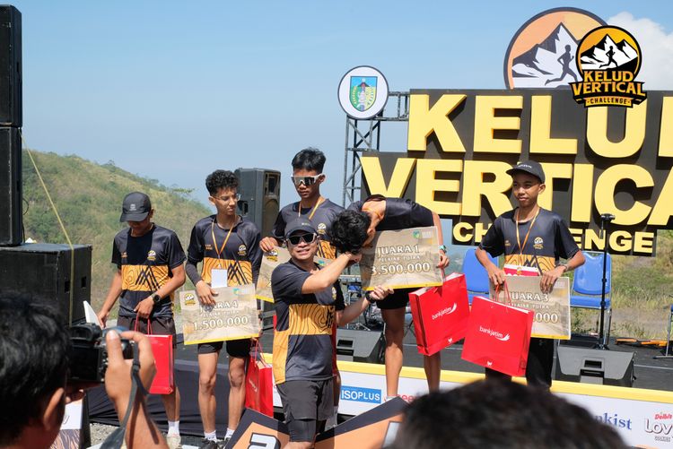 Race photo from Kelud Vertical Challenge 2024