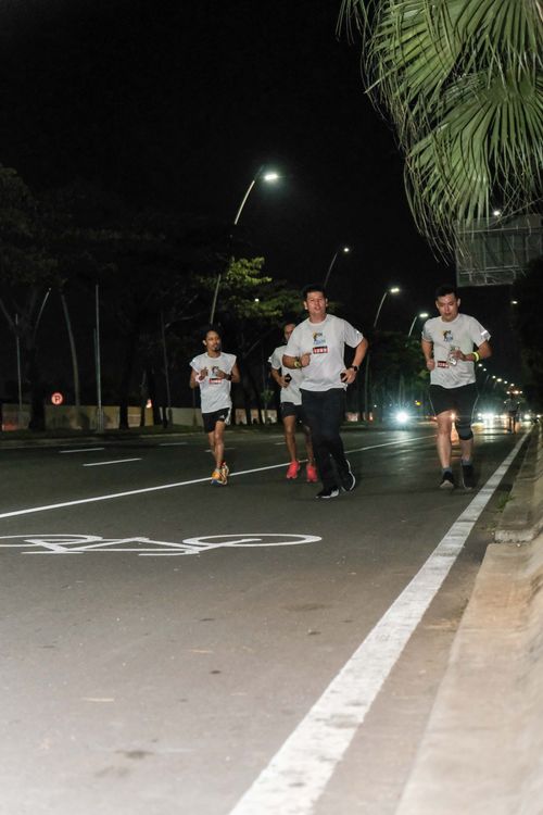 Race photo from PIK NITE RUN VIBES