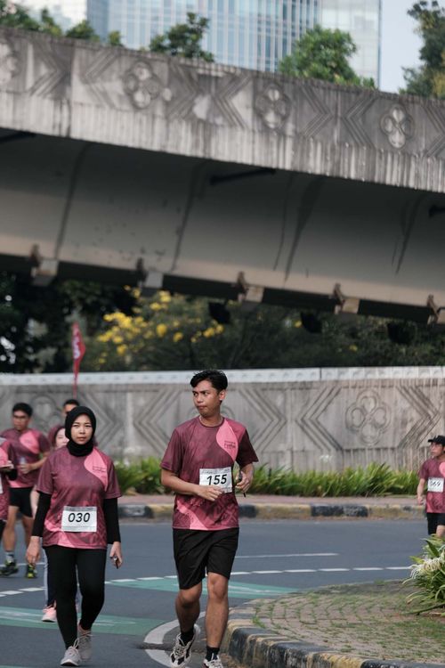 Race photo from Assurance Fun Run 2024