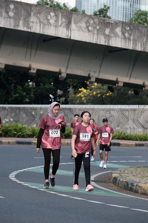 Race photo from Assurance Fun Run 2024