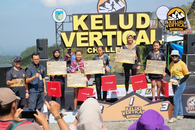 Race photo from Kelud Vertical Challenge 2024
