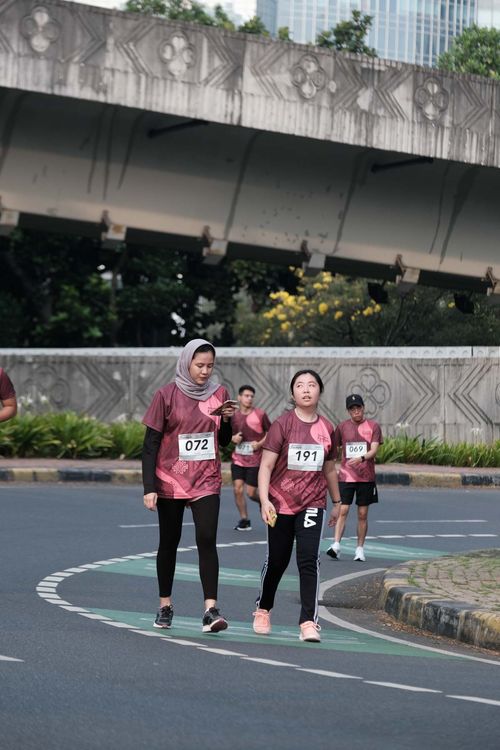Race photo from Assurance Fun Run 2024