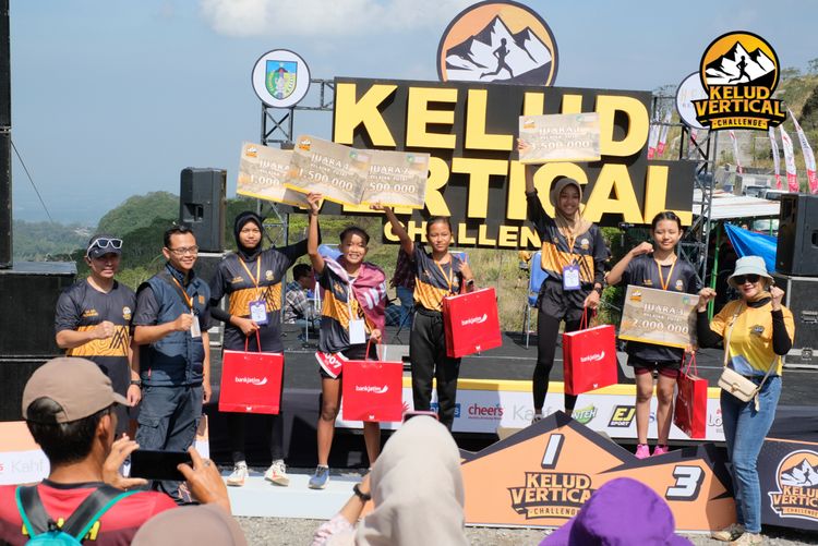 Race photo from Kelud Vertical Challenge 2024