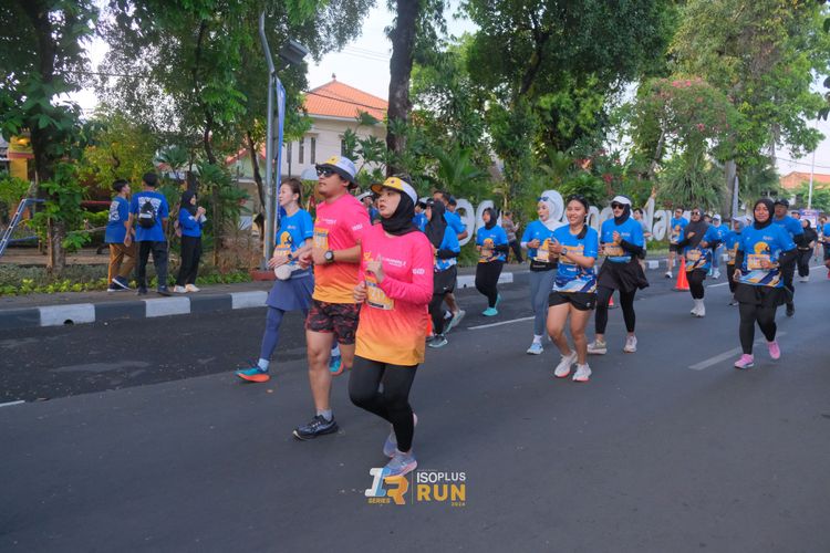 Race photo from Isoplus Run 2024 Surabaya