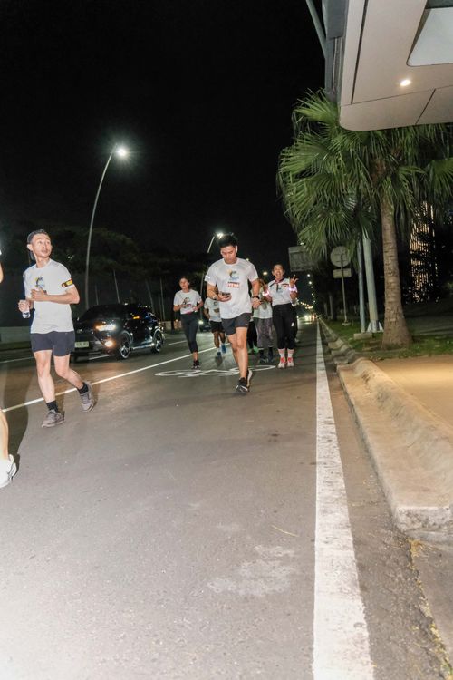 Race photo from PIK NITE RUN VIBES