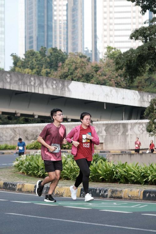 Race photo from Assurance Fun Run 2024