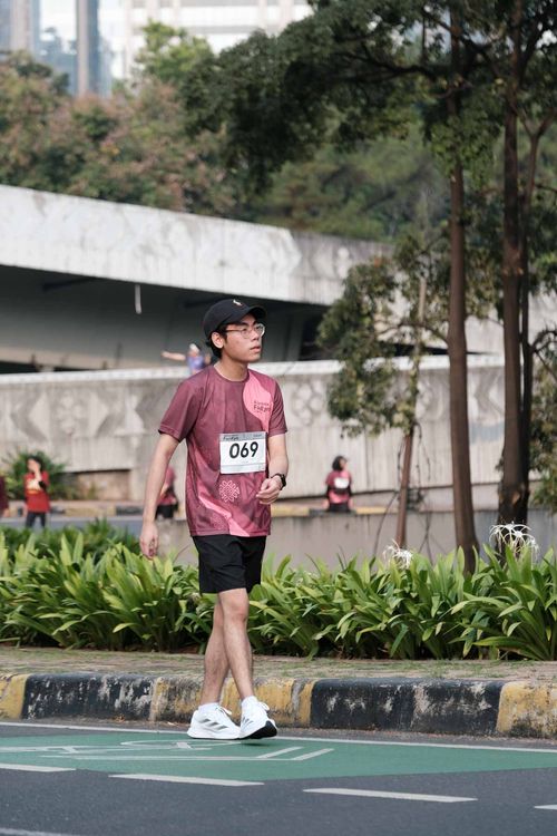 Race photo from Assurance Fun Run 2024