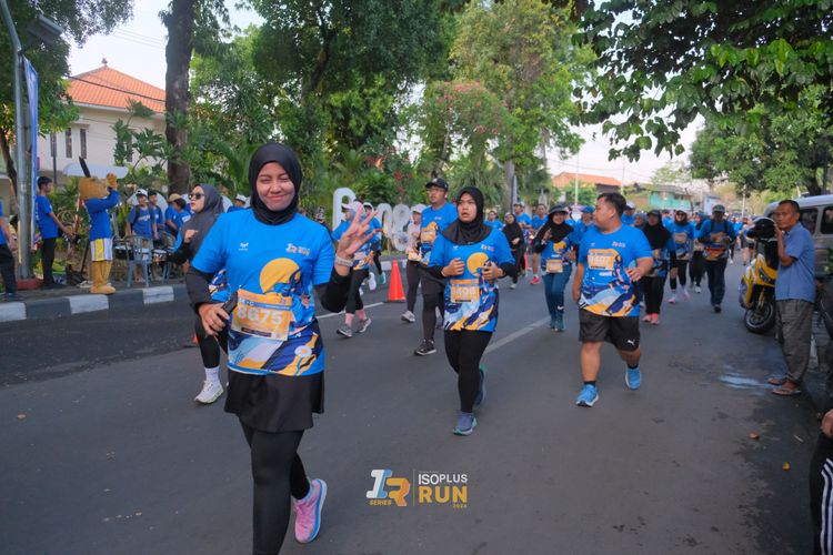 Race photo from Isoplus Run 2024 Surabaya