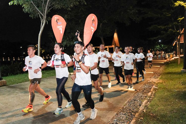 Race photo from PIK NITE RUN VIBES