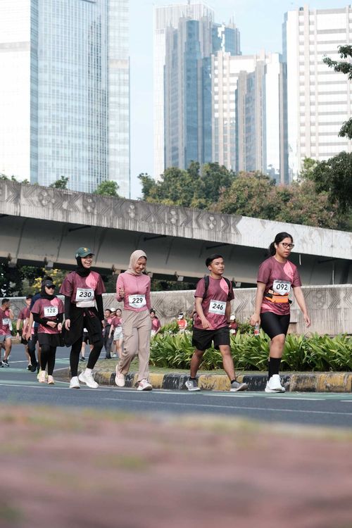 Race photo from Assurance Fun Run 2024