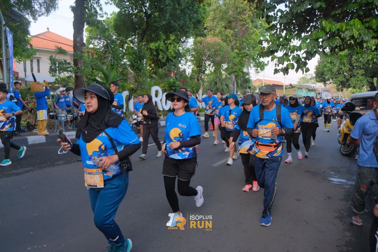 Race photo from Isoplus Run 2024 Surabaya