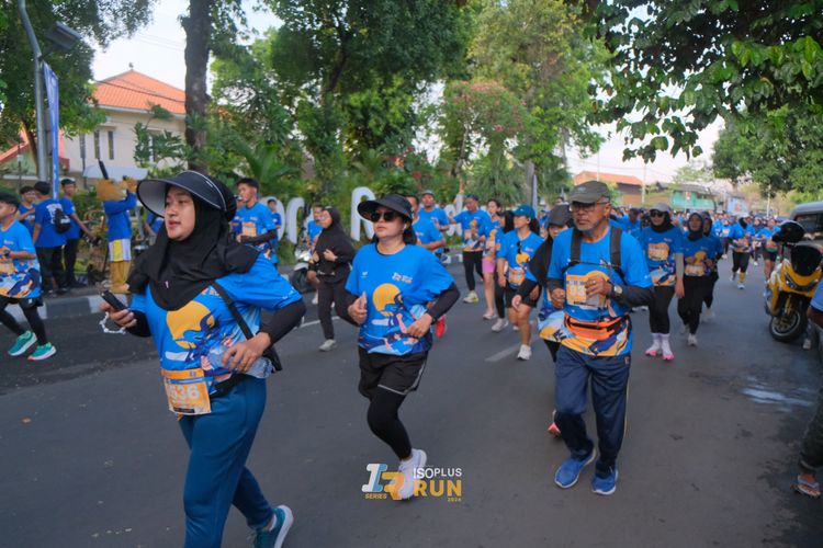 Race photo from Isoplus Run 2024 Surabaya