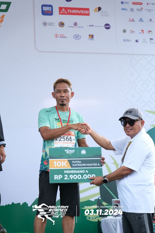 Race photo from Arutmin Borneo Run 2024