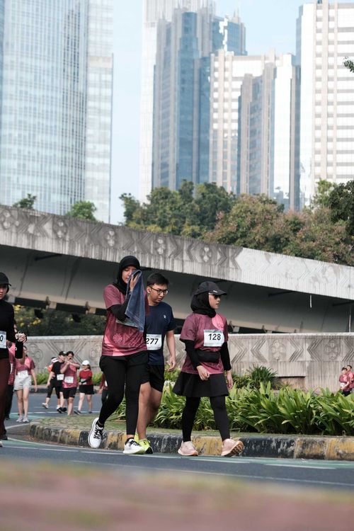Race photo from Assurance Fun Run 2024