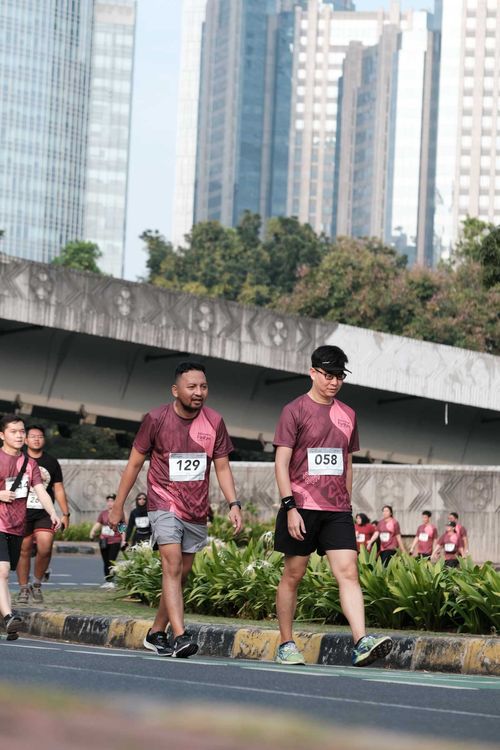 Race photo from Assurance Fun Run 2024