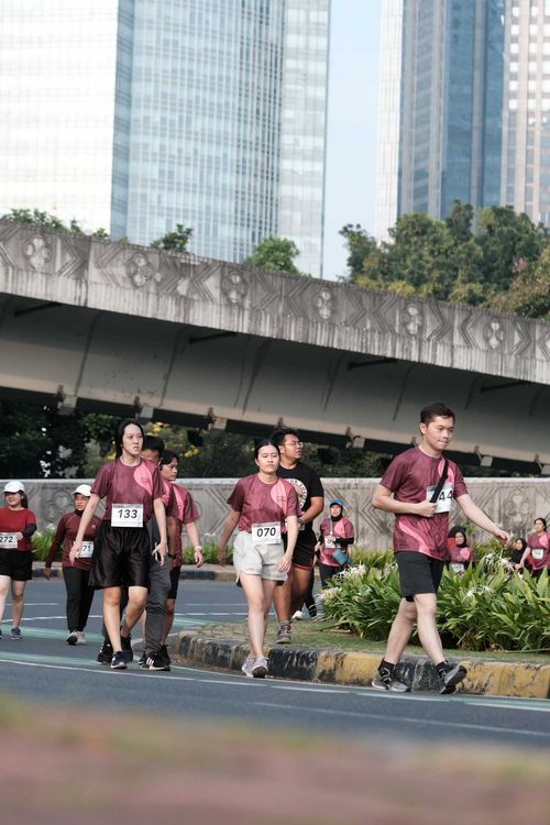 Race photo from Assurance Fun Run 2024