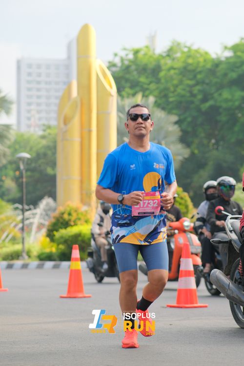 Race photo from Isoplus Run 2024 Surabaya