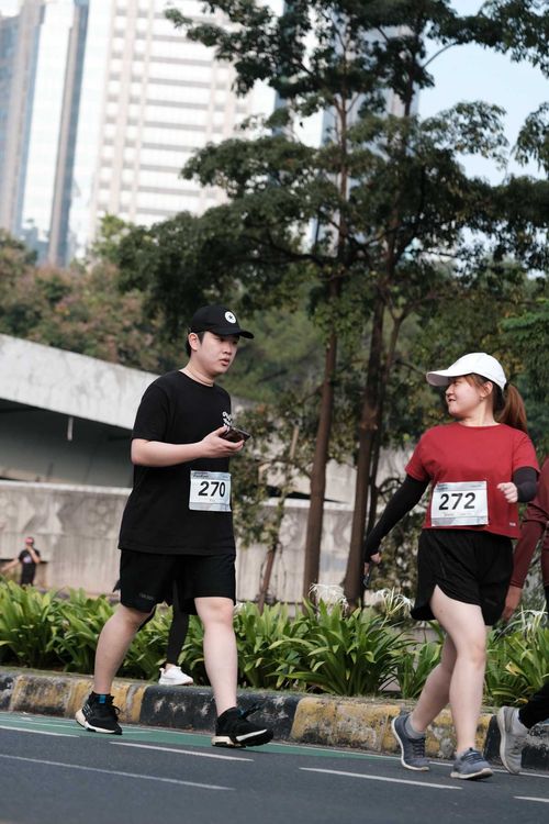 Race photo from Assurance Fun Run 2024