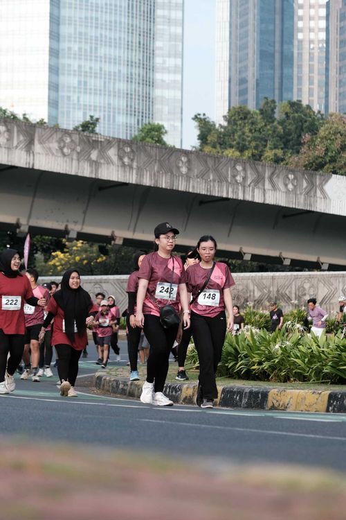 Race photo from Assurance Fun Run 2024