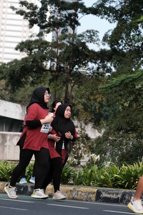 Race photo from Assurance Fun Run 2024