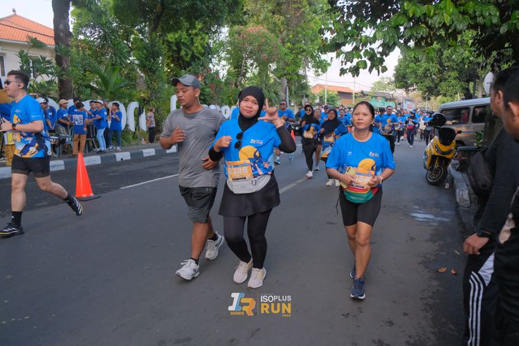 Race photo from Isoplus Run 2024 Surabaya
