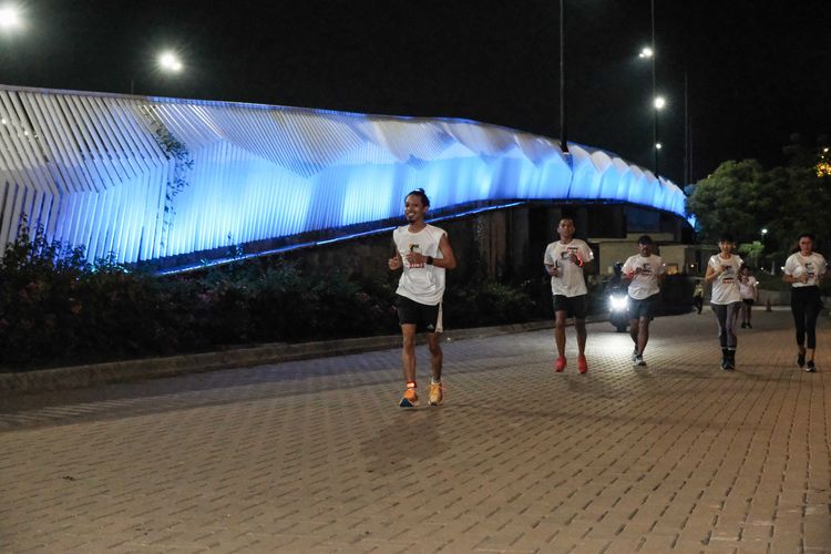Race photo from PIK NITE RUN VIBES