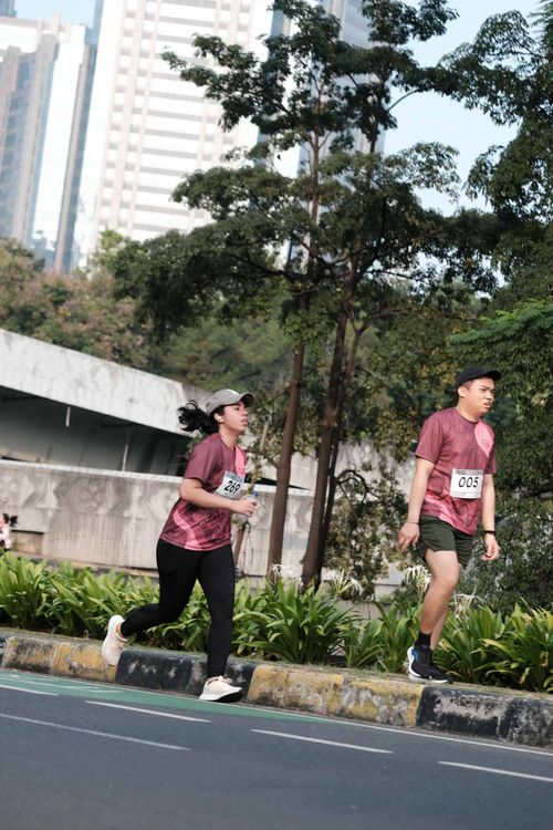 Race photo from Assurance Fun Run 2024