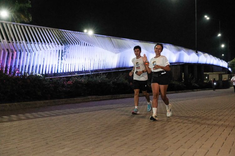 Race photo from PIK NITE RUN VIBES