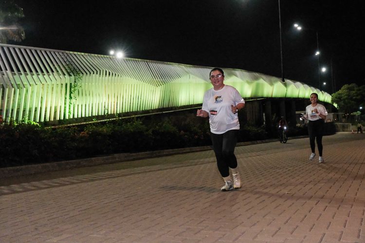 Race photo from PIK NITE RUN VIBES