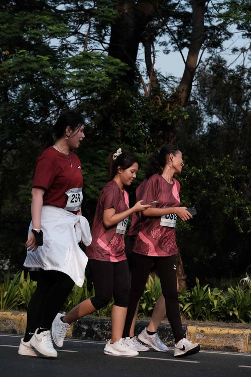 Race photo from Assurance Fun Run 2024
