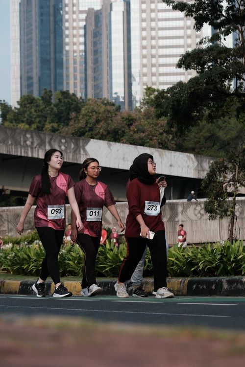 Race photo from Assurance Fun Run 2024