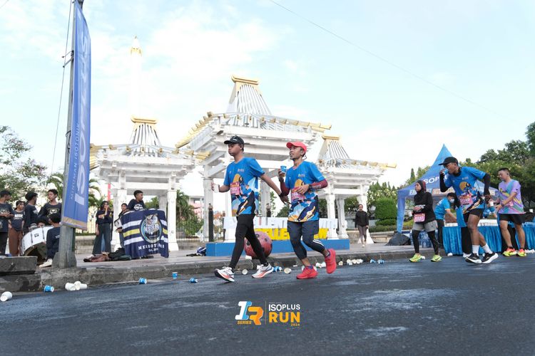 Race photo from Isoplus Run 2024 Surabaya