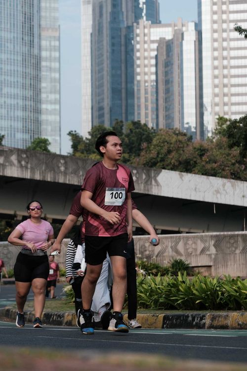 Race photo from Assurance Fun Run 2024