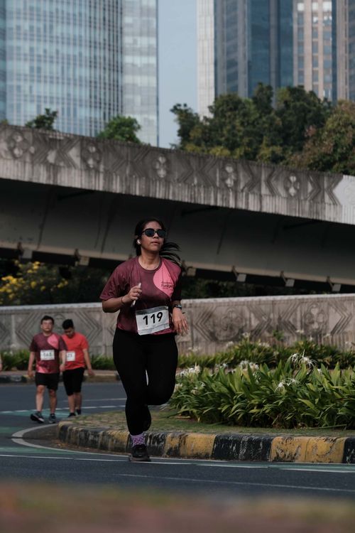 Race photo from Assurance Fun Run 2024