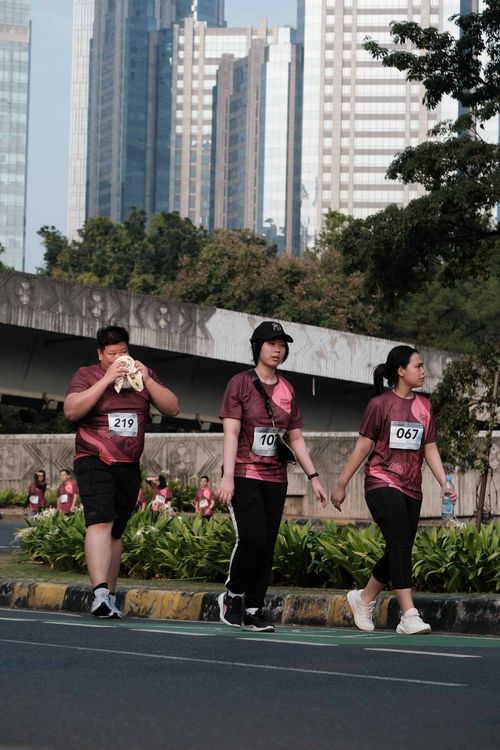 Race photo from Assurance Fun Run 2024