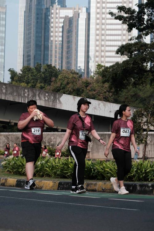 Race photo from Assurance Fun Run 2024