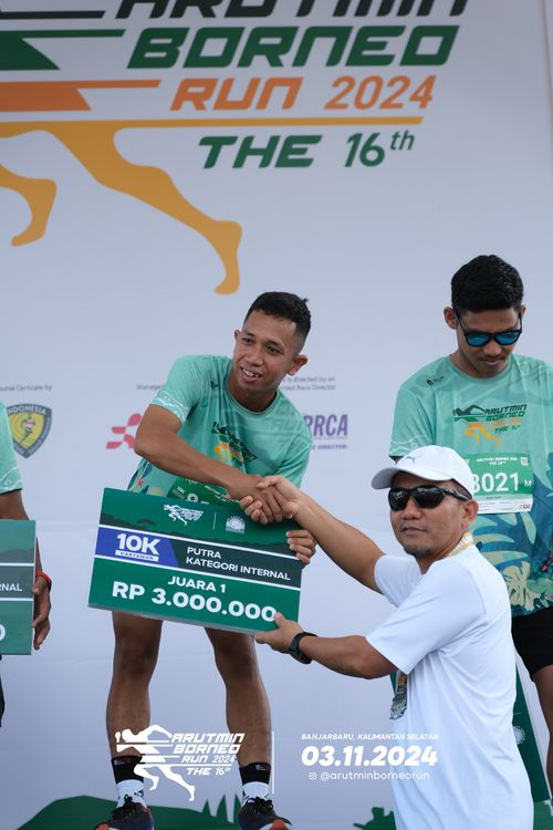 Race photo from Arutmin Borneo Run 2024