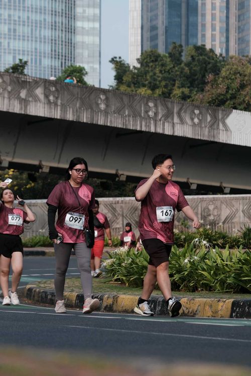 Race photo from Assurance Fun Run 2024