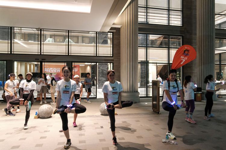 Race photo from PIK NITE RUN VIBES