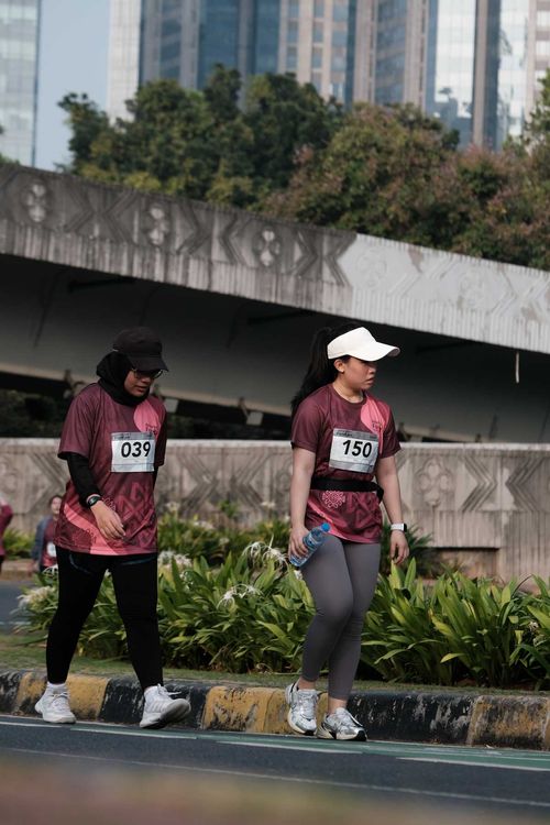 Race photo from Assurance Fun Run 2024