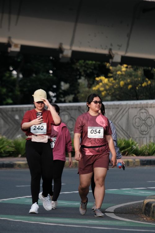 Race photo from Assurance Fun Run 2024