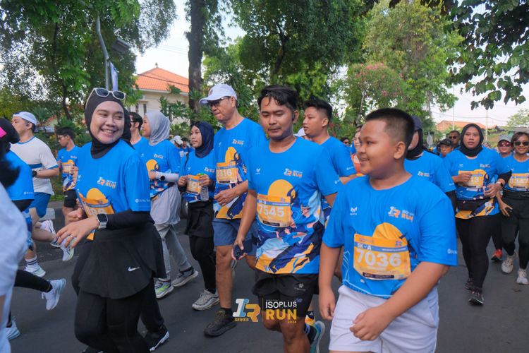 Race photo from Isoplus Run 2024 Surabaya