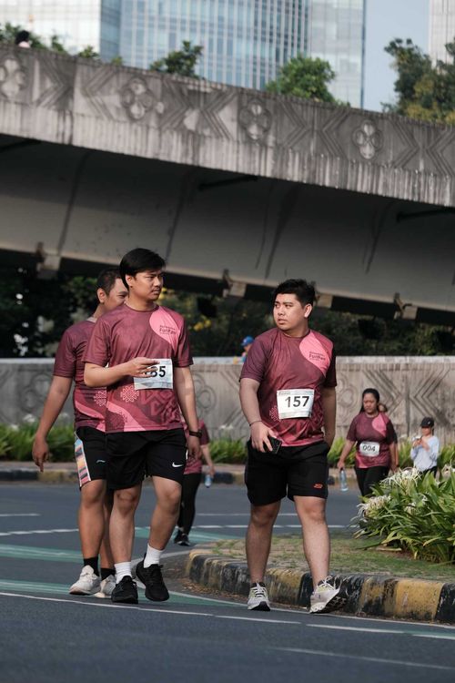 Race photo from Assurance Fun Run 2024