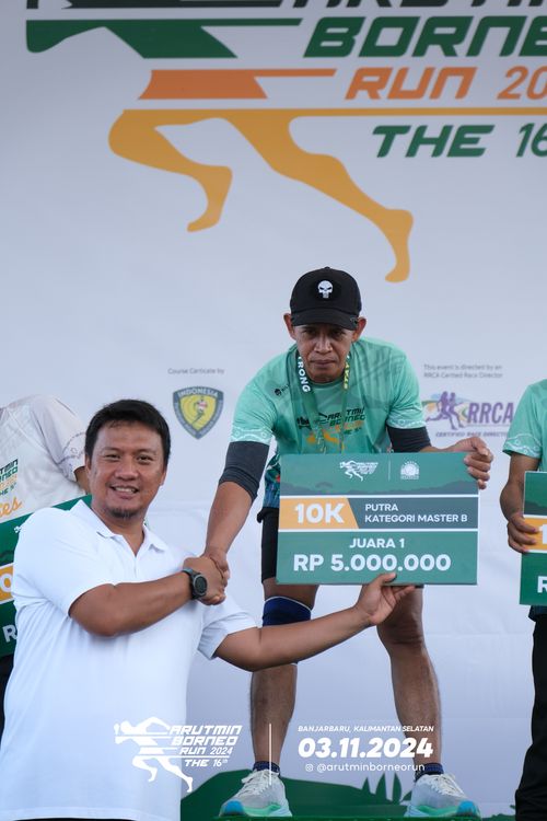 Race photo from Arutmin Borneo Run 2024