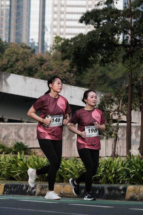 Race photo from Assurance Fun Run 2024