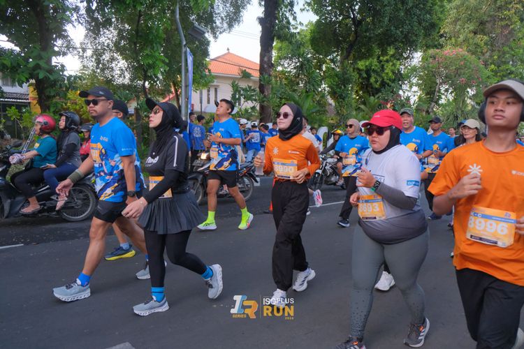 Race photo from Isoplus Run 2024 Surabaya