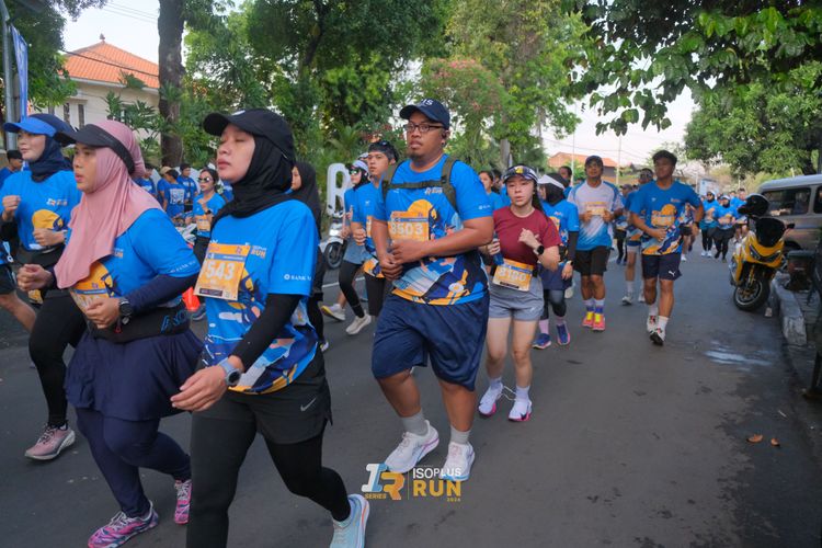 Race photo from Isoplus Run 2024 Surabaya